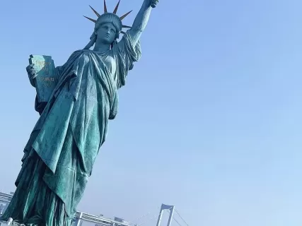 От футуризма до старинных храмов