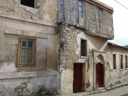 Бахчисарай: Сад-Дворец, пещерные крепости и горные легенды