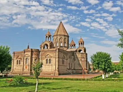 Экскурсия в Святой Эчмиадзин и храм Звартноц