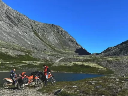 Хибины  Териберка: джипы, киты и край земли