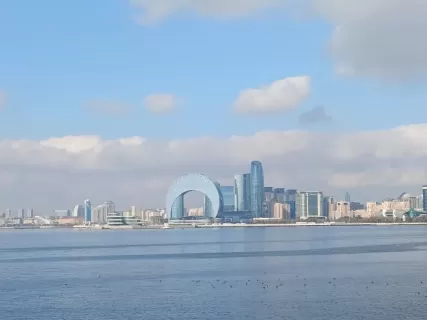 Старый город и современный Баку - в деталях