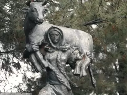 Гянджа — легенда в камне и стихах