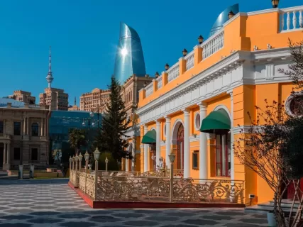 Апшерон: розовое озеро, грязевые вулканы и чай на горе желаний