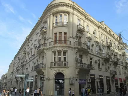 Баку — Гобустан — Апшерон: четыре дня в стране огней