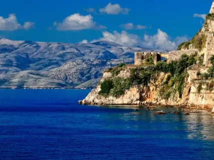 Греческая одиссея на двух колесах: вело-яхтенный тур по Ионике и Пелопоннесу