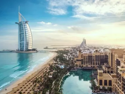 Дубайская мечта: огни, пляжи, вечеринки и фото в Бурдж-Халифе