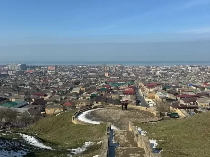 Древний Дербент и экраноплан Лунь