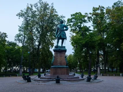 Северное сияние империй: из Петербурга в карельские фьорды