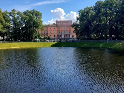 Империя и тайга: 5 дней в Петербурге, Карелии и Кронштадте