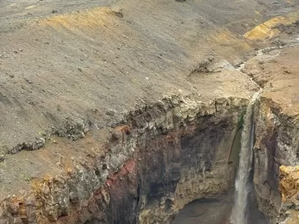 Каньон Опасный и Дачные источники: мощь воды и дыхание Земли