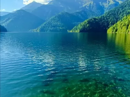 Волшебная безлюдная Рица